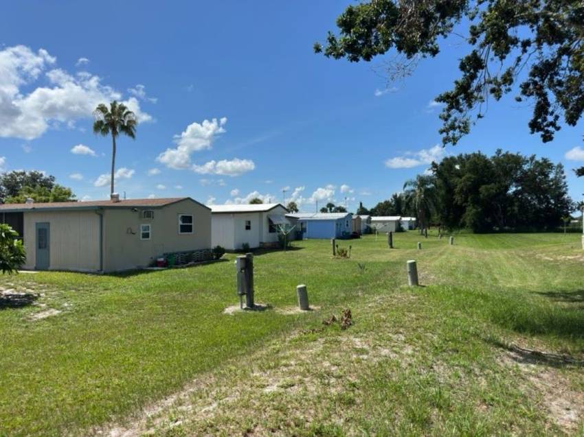 341 Sioux Drive a Winter Haven, FL Mobile or Manufactured Home for Sale